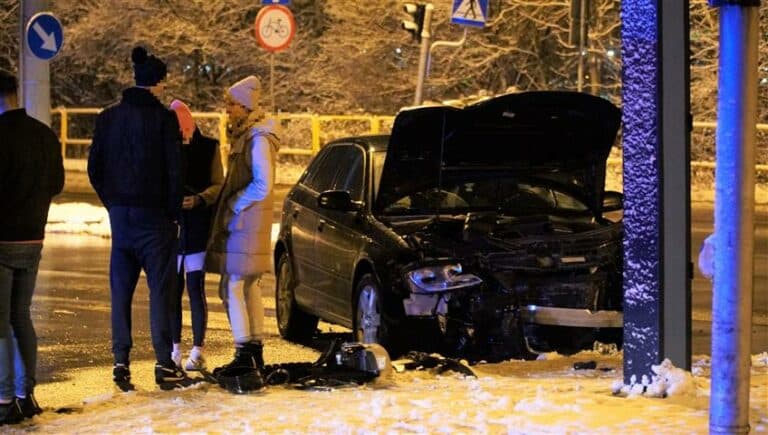 Kierująca audi 30-latka doprowadziła do zderzenia z bmw