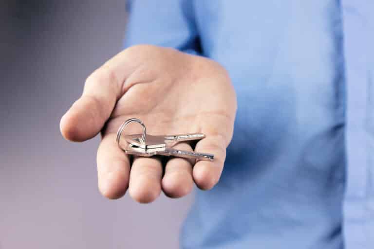 Analiza: coraz więcej dorosłych Polaków mieszka z rodzicami