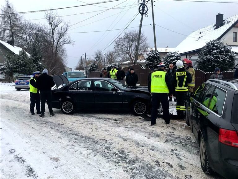 23-letni kierowca pojazdu marki BMW sprawcą kolizji