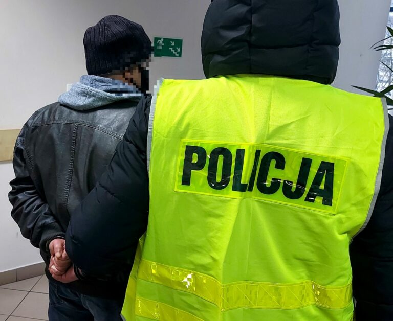 Kilkukrotnie lekceważył zakazy kierowania. Teraz 54-letek spędzi za kratami ponad 3,5 roku