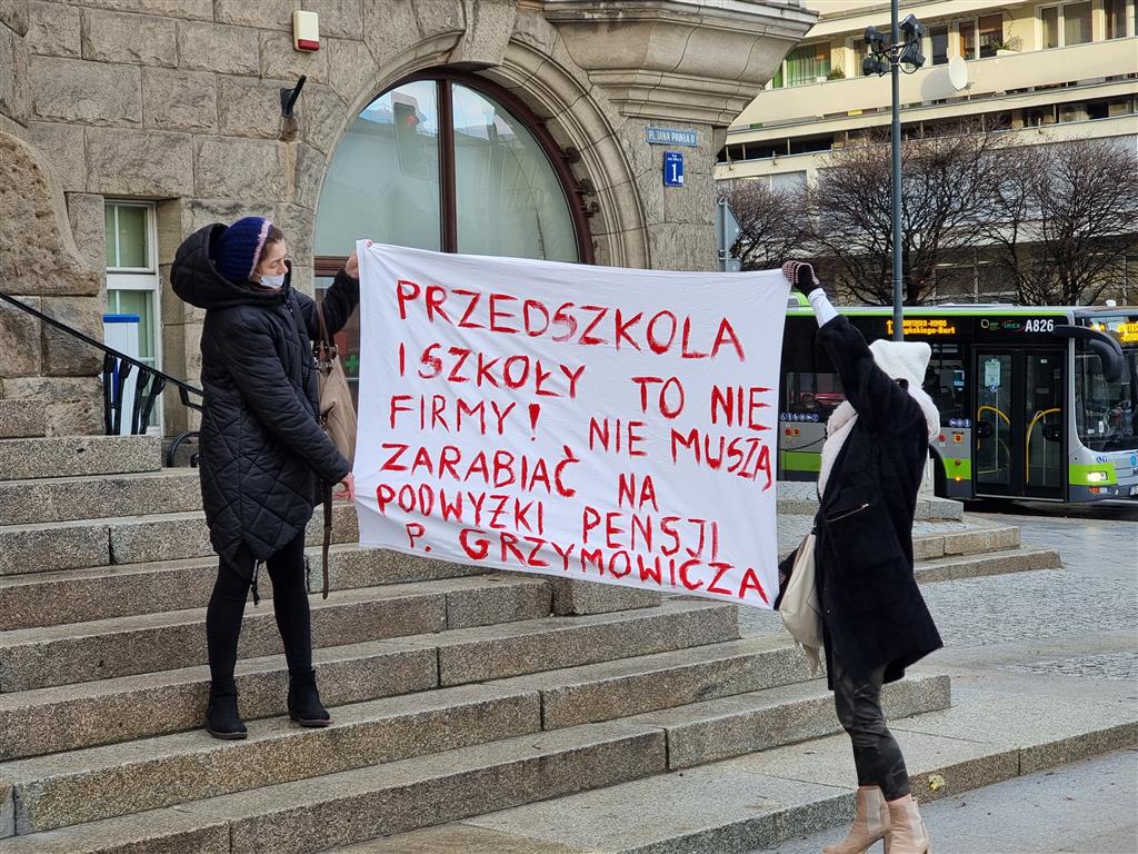 PiS będzie apelował, aby prezydent Grzymowicz opamiętał się ws. likwidacji ośrodka dla niepełnosprawnych protest Olsztyn, Wiadomości
