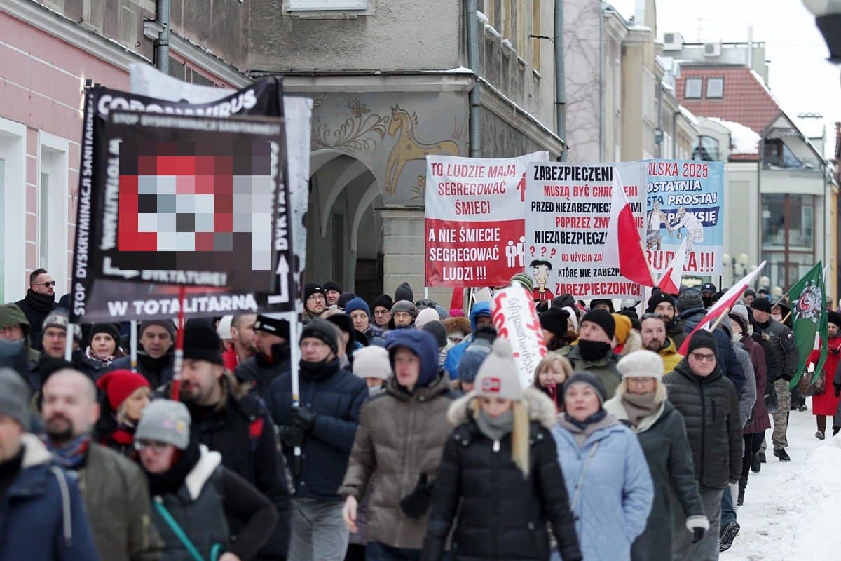 Setki osób protestowało w centrum Olsztyna. Tak licznej manifestacji jeszcze nie było protest Wiadomości, Działdowo