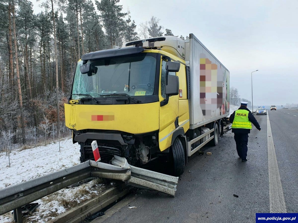 Na S7 pędziła ciężarówka. Kierowca sobie smacznie spał wypadek Olsztyn, Wiadomości