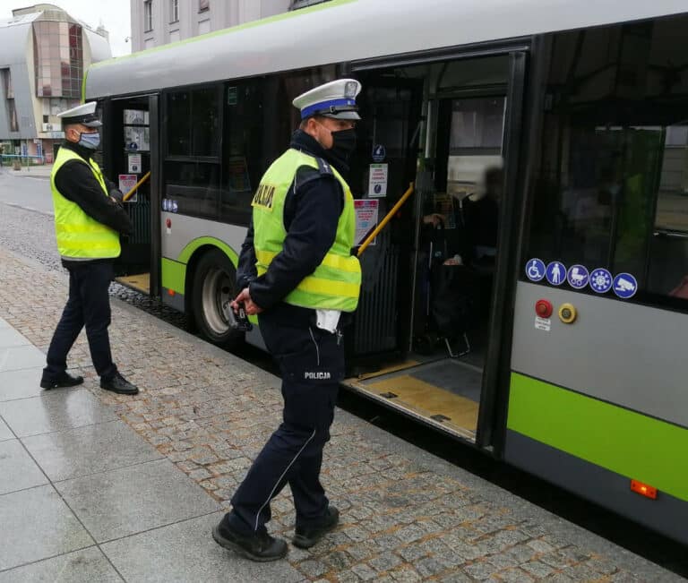 Masowe kontrole policji w autobusach miejskich. Olsztyńscy policjnci nie mieli litości