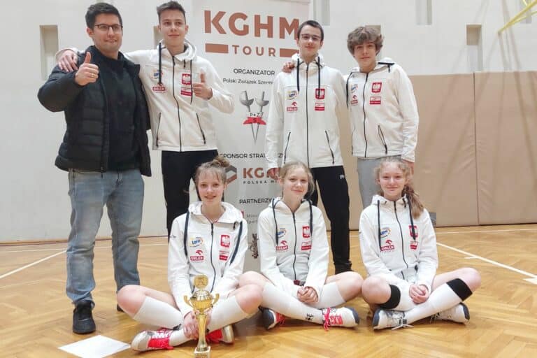 Odbył się III Puchar Polski junior&oacute;w w szabli. Udział w nim wzięło sześciu zawodnik&oacute;w z UKS Hajduczek Olsztyn