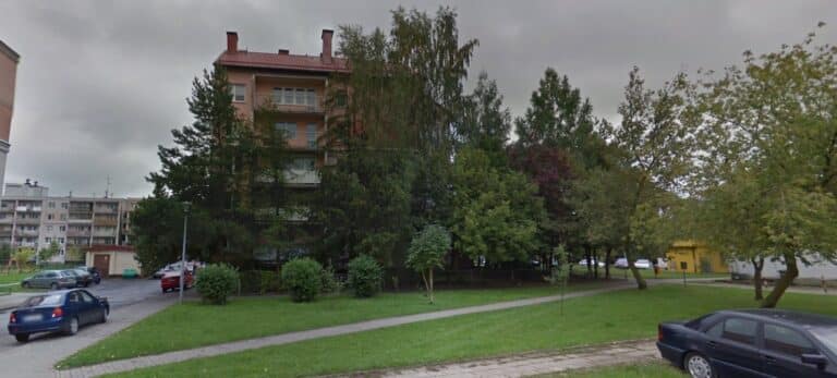 Jaroty. Młody mężczyzna wypadł z balkonu na czwartym piętrze