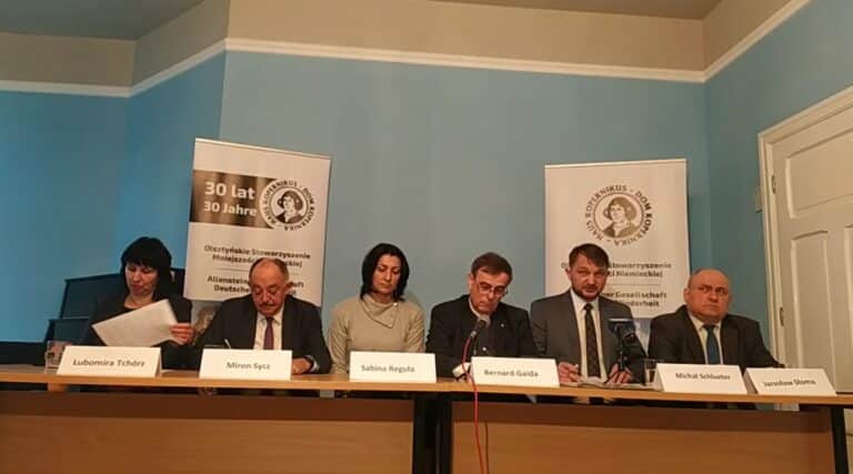 Mniejszość ukraińska i niemiecka przeciw obniżeniu subwencji na naukę języków mniejszości