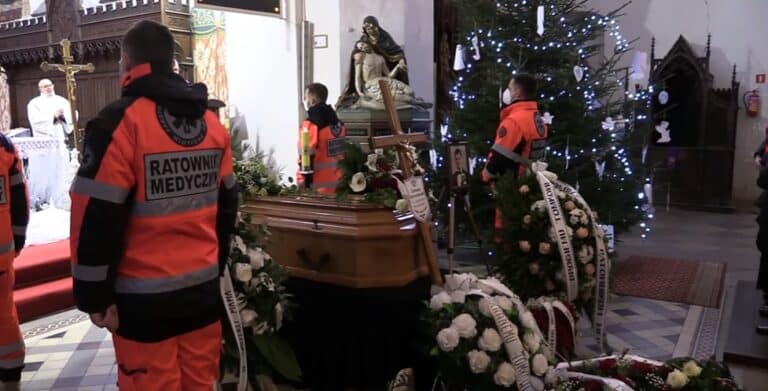 Ostatnie pożegnanie ratownika medycznego. Całe życie pomagał innym