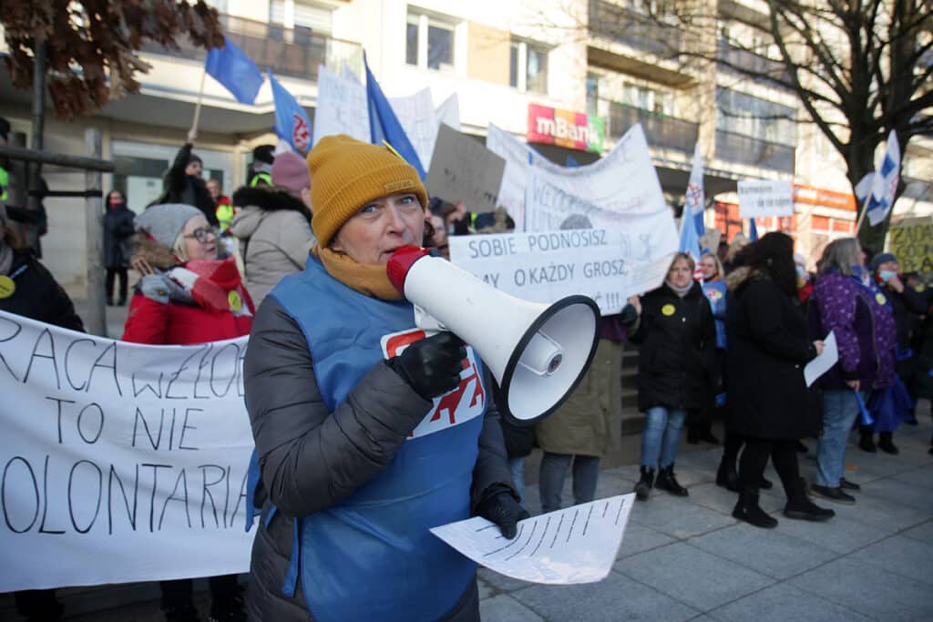 Urzędnicy pikietowali ratusz: "Jaki prezydent takie pensje" protest Olsztyn, TOP, Wiadomości