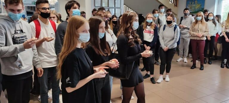 W szkole modlitwa, uczniowie z Ukrainy bez kontaktu z bliskimi