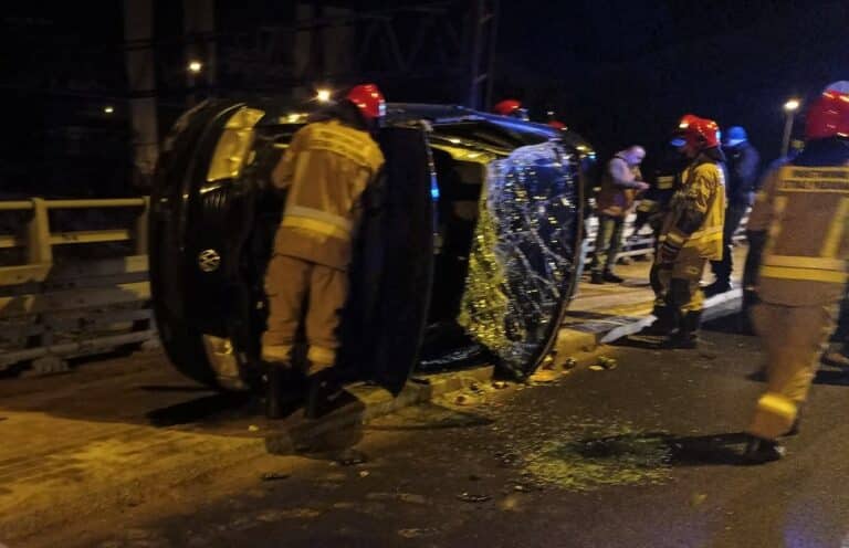 Dachowanie na al. Wojska Polskiego. Nagranie ITS