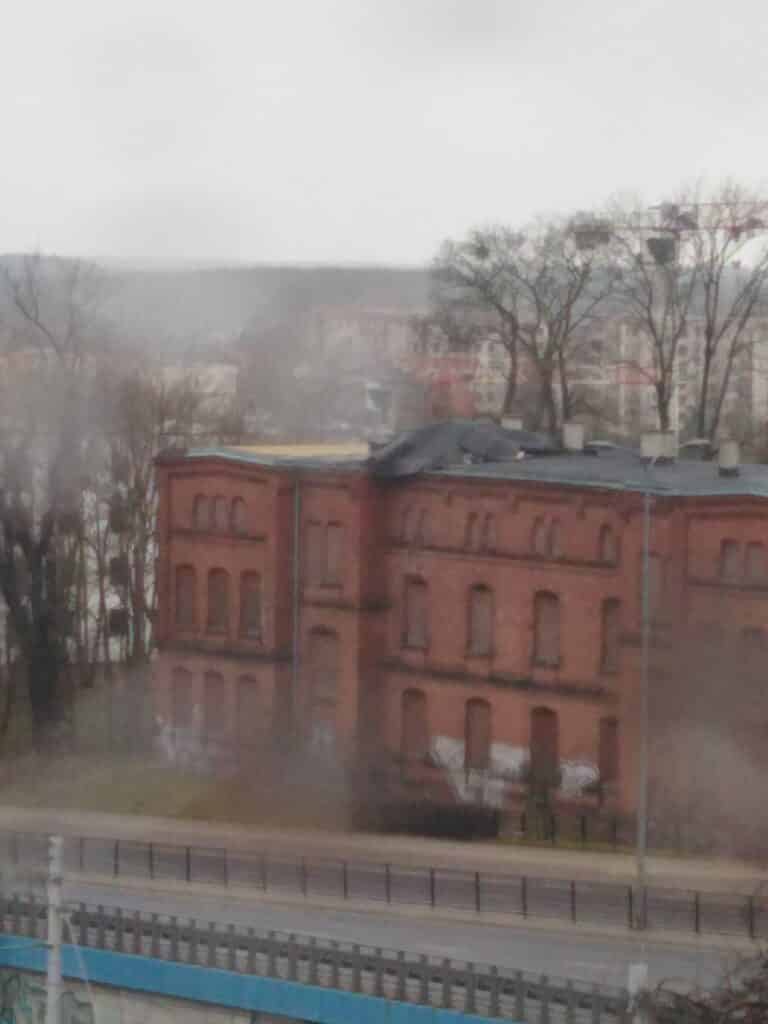 Wiatr zrywa dachy w Olsztynie. Uszkodzonych już 80 budynków pogoda Olsztyn, Wiadomości