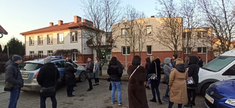 Próbowali wysadzić bankomat w budynku urzędu