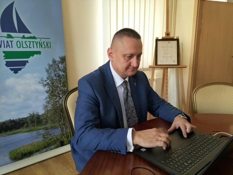 Samorządy włączają się w pomoc dla uchodźc&oacute;w z Ukrainy