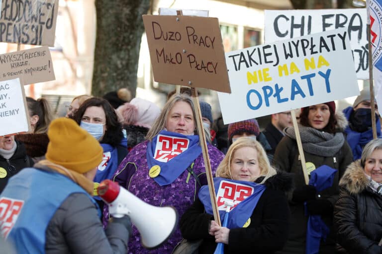 Urzędnicy pikietowali ratusz: „Jaki prezydent takie pensje”