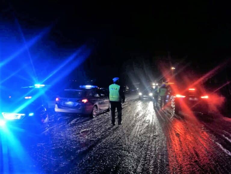 Olsztyńscy policjanci nie mieli litości dla uczestnik&oacute;w nocnego zlotu motoryzacyjnego