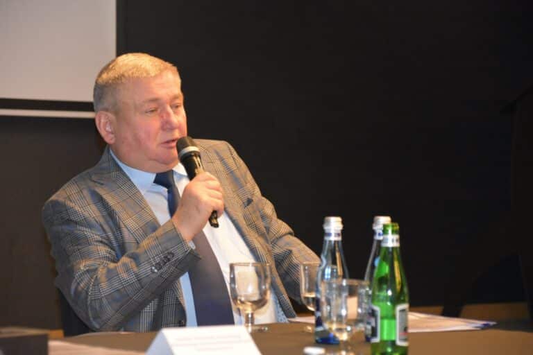 Starosta lidzbarski Jan Harhaj złożył rezygnację ze stanowiska. W tle „zimne” Termy