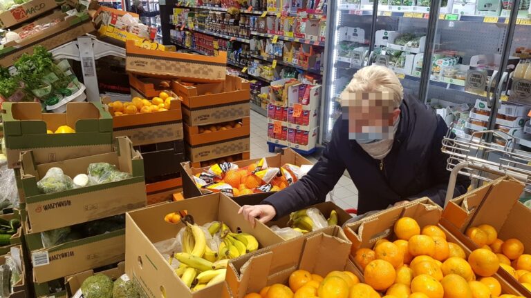 W olsztyńskiej Biedronce znaleziono 12 kg kokainy w bananach