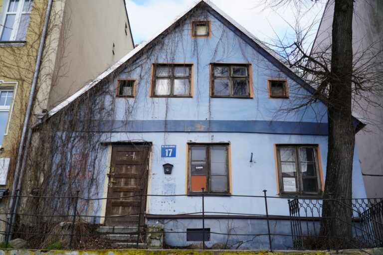 Ruszył remont zabytkowego budynku w centrum Giżycka