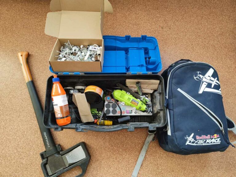 „Tak się napiłem, że nic nie pamiętam..”. Złodziej zasnął ze skradzionymi fantami