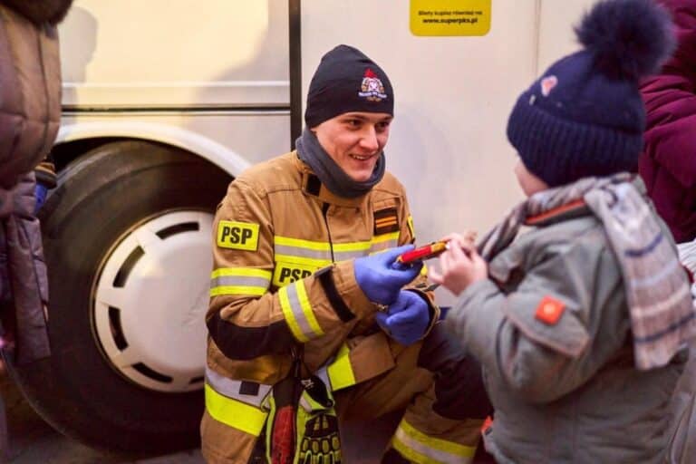 Państwowa Straż pożarna apeluje do przewoźników o pomoc w transporcie ukraińskich uchodźców do miejsc pobytu