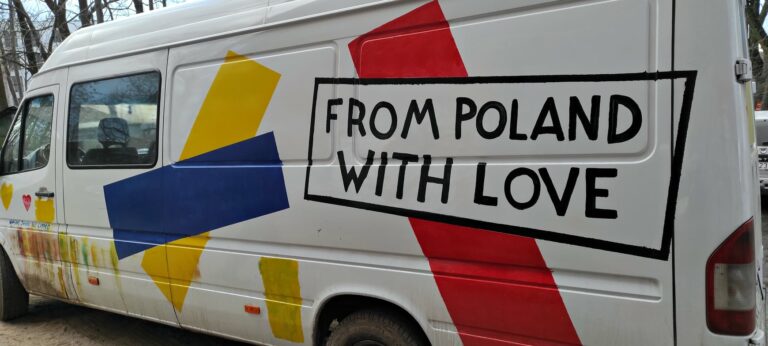 Tir z pomocą humanitarną i 60 tys. zł dla Ukrainy