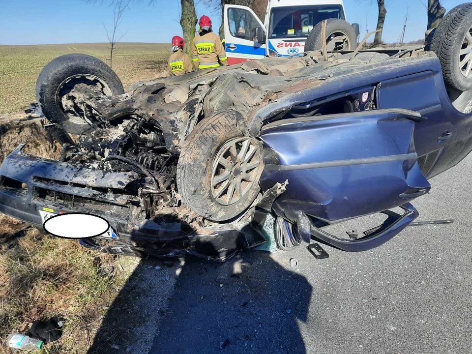 Groźny wypadek samochodowy w miejscowości Mortęgi wypadek Iława, Wiadomości