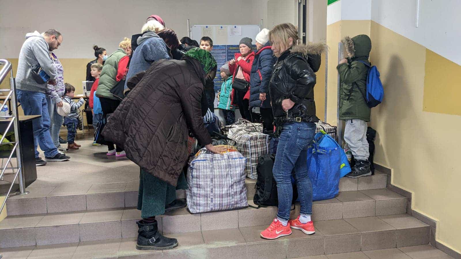 Pierwsza grupa z Ukrainy już zamieszkała w Bratniaku. Blisko 500 uchodźców może znaleźć tu schronienie ukraina Olsztyn, Wiadomości, zPAP
