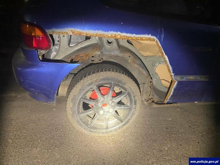 Wyciął sobie nadkola i jeździł po mieście. Dostał mandat 2500 zł