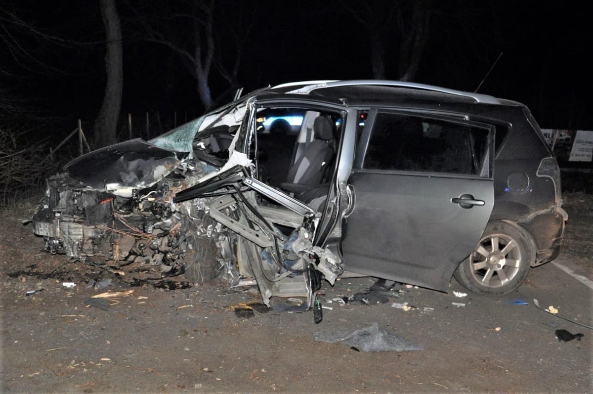 46-latek kierujący pojazdem marki Toyota Corolla zginął na miejscu wypadek Olsztyn, Wiadomości, zShowcase