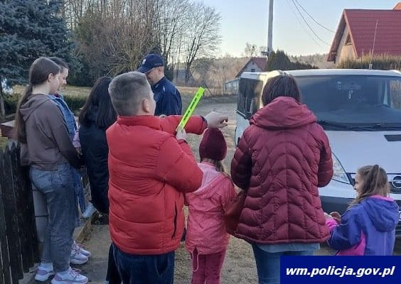 Aspirant Adam Trzonkowski zorganizował dzieciom z Ukrainy wyjazd do parku trampolin ukraina Pisz, Wiadomości
