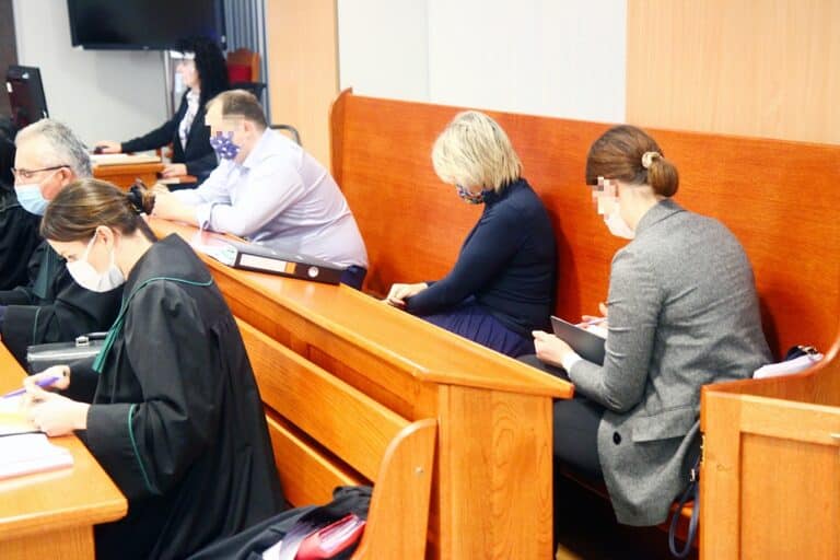 Ustawiali przetargi na UWM i prali brudne pieniądze. Tak wyglądał ten proceder