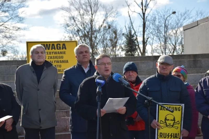 Radni PiS chcą zobowiązać prezydenta miasta do usunięcia "szubienic" Wiadomości, Wideo, zemptypost, zPAP