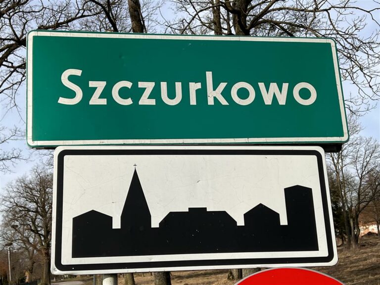 Adam pojechał na skuterze porozmawiać z Putinem o pokoju. Od tej pory słuch o nim zaginął