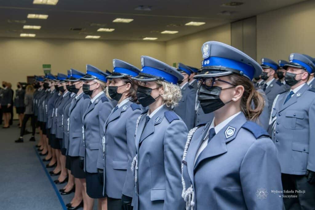 W Wyższej Szkole Policji uroczysta promocja oficerska Na sygnale Szczytno, Wiadomości