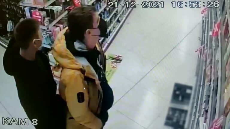 Wyglądają na grzecznych chłopców z dobrych domów. Teraz cały Olsztyn dowie się co wstrętnego zrobili