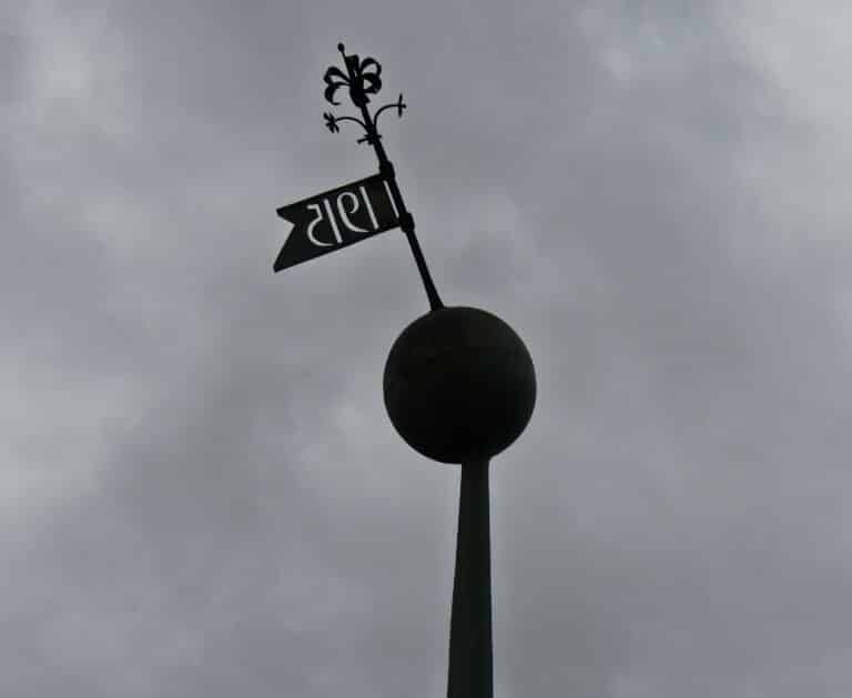 Kilkadziesiąt tysięcy złotych będzie kosztowała naprawa iglicy ratusza