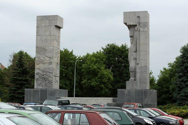 Jarosław Kaczyński wypowiedział się o olsztyńskich „szubienicach”