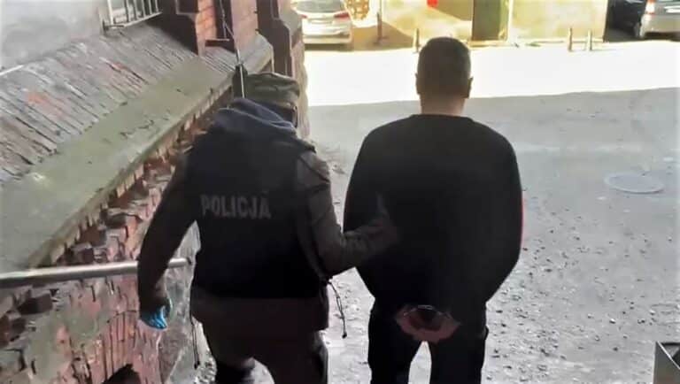 Olsztyńscy policjanci zatrzymali złodziei samochod&oacute;w. Ta marka przypadła im do gustu
