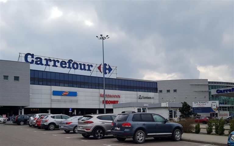 Znaleziono ciało mężczyzny na zapleczu supermarketu Carrefour