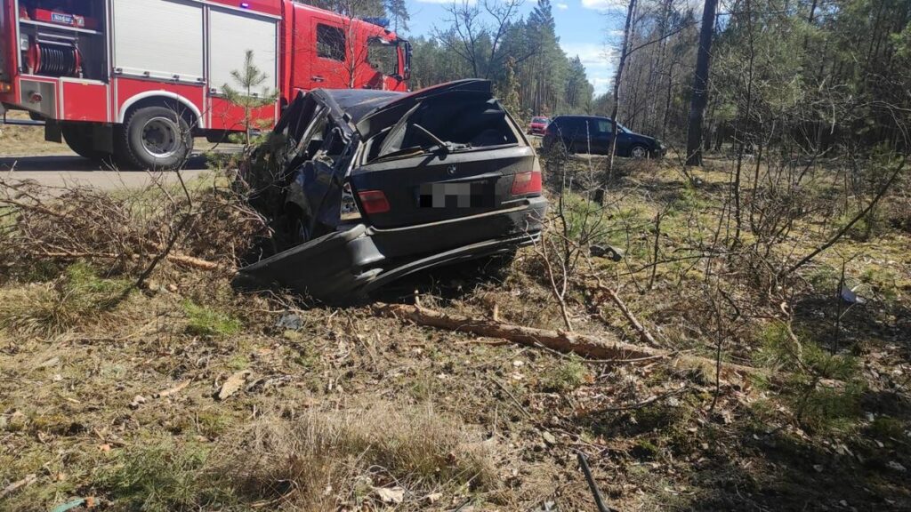 Kierowca BMW poniósł śmierć na miejscu
