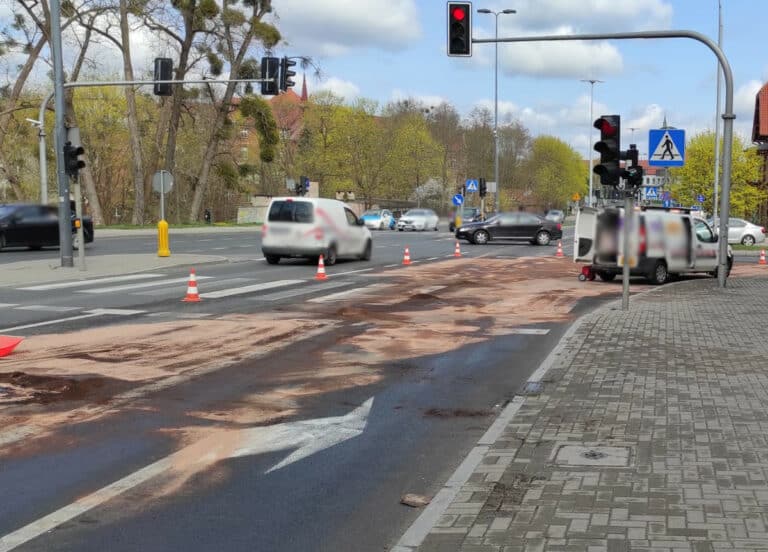 17-latek rozbił BMW na al. Piłsudskiego