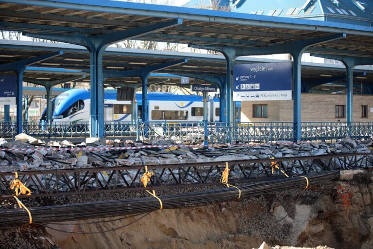 Wyburzono schron na olsztyńskim dworcu PKP. Najprawdopodobniej nie ostatni