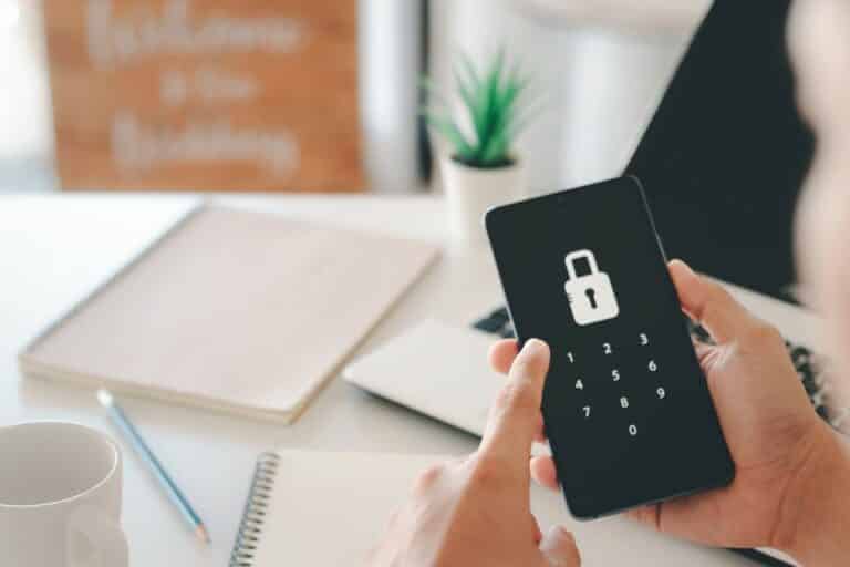 Włamał się przez internet na konto bankowe olsztyńskiej firmy. Ukradł fortunę