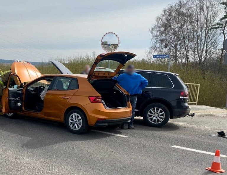 Utrudnienia drogowe po kolizji w Bartągu