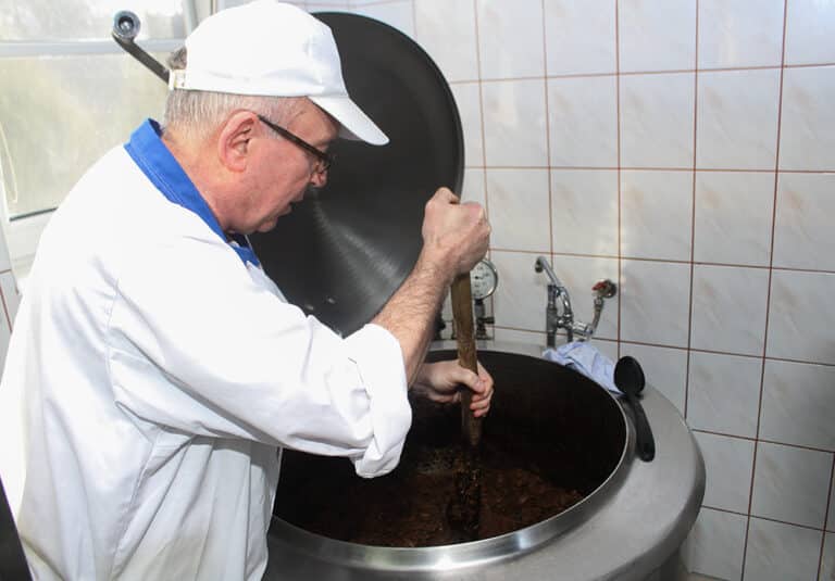 Wracają wielkanocne śniadania dla ubogich i samotnych