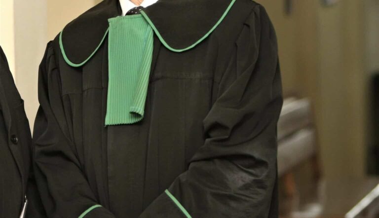 Prawnik groził śmiercią olsztyńskiemu przedsiębiorcy i żądał haraczu. Kuriozalna decyzja sądu