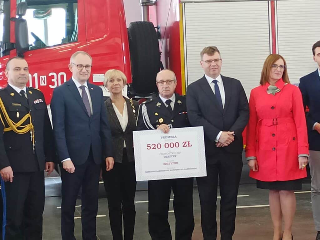 19 samorządów z dofinansowaniem nowych aut dla strażaków