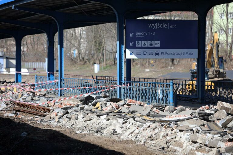 Historyczny moment. Rozpoczęła się przebudowa stacji Olsztyn Główny