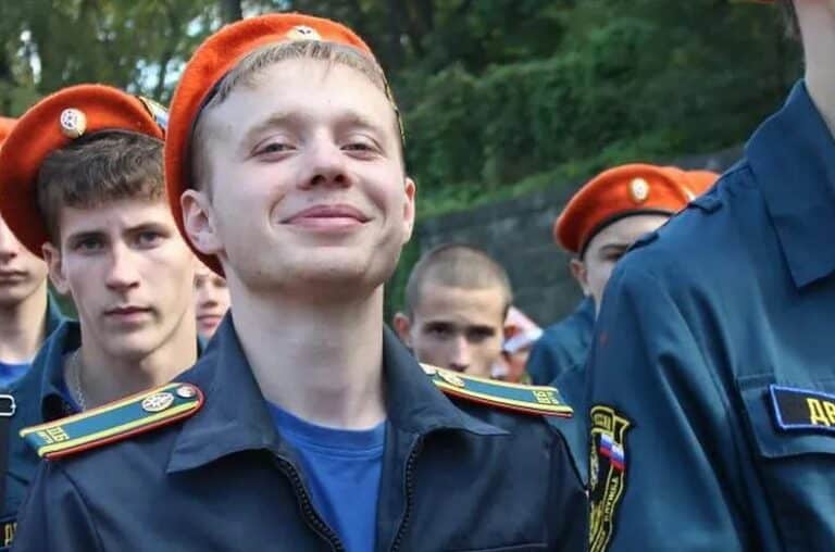 To jest Michaił. W Buczy na pamiątkę odcinał ofiarom uszy